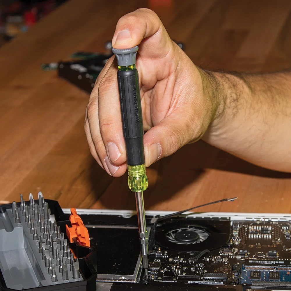 KLEIN TOOLS 32717  Прецизионная отвёртка с набором сменных бит
