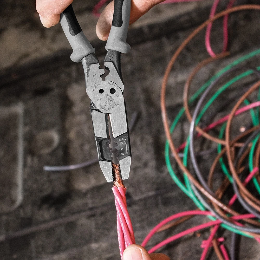 KLEIN TOOLS J215-8CR Комбинированные силовые пассатижи со стриппером и кримпером